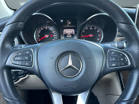 Used 2018 Mercedes-Benz GLC 300 4MATIC image 17