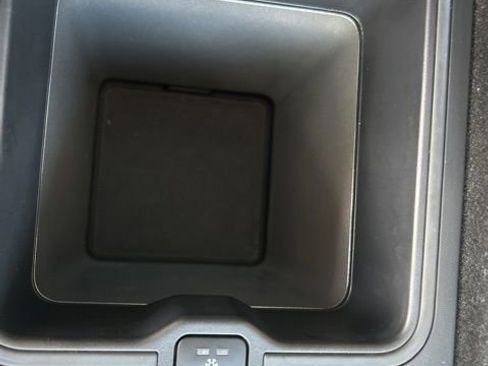 Used 2018 Land Rover Range Rover Sport HSE image 30