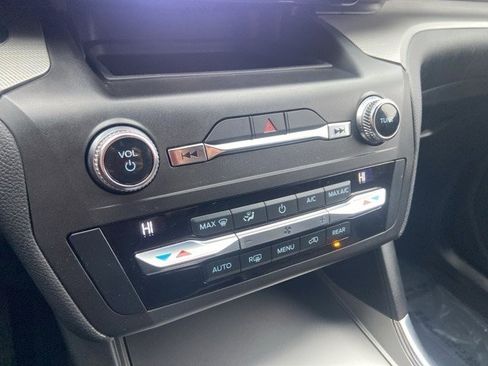 Certified 2020 Ford Explorer XLT w/ Equipment Group 202A image 14