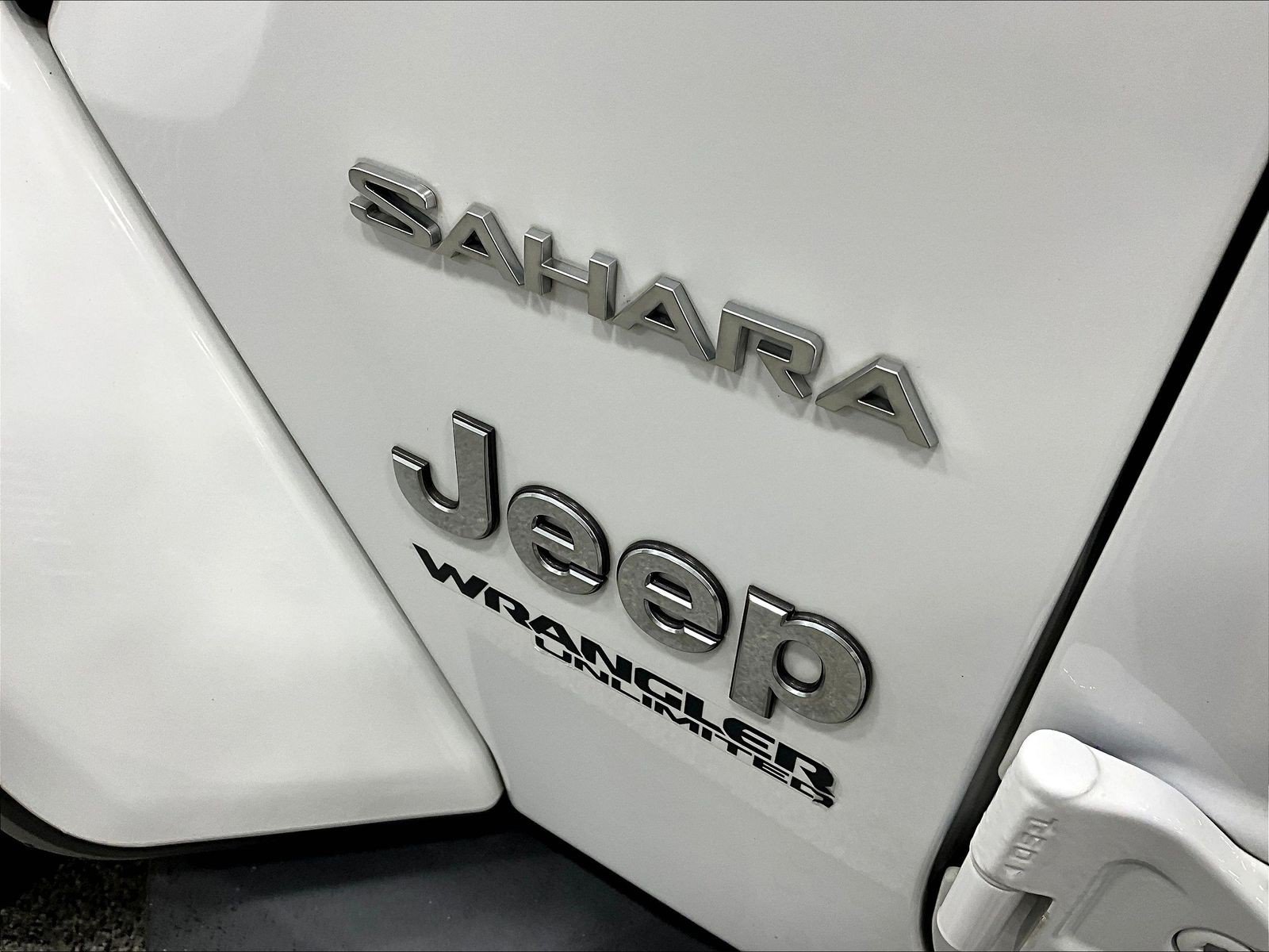 Used 2019 Jeep Wrangler Unlimited Sahara w/ Safety Group AWD/4WD image 24
