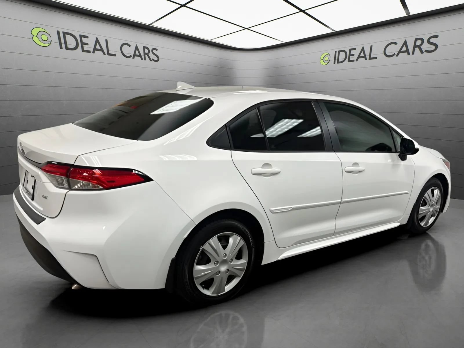 Used 2023 Toyota Corolla LE w/ Carpet Mat Package (TMS) FWD image 6