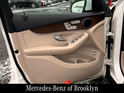 Certified 2021 Mercedes-Benz GLC 300 4MATIC image 23