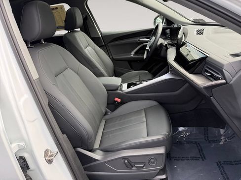 Used 2025 Audi Q5 Premium w/ Convenience Package AWD/4WD image 15