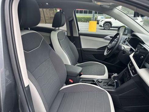 Used 2025 Volkswagen Taos SE w/ Panoramic Sunroof Package AWD/4WD image 29