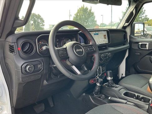 Used 2024 Jeep Wrangler Unlimited Rubicon image 37