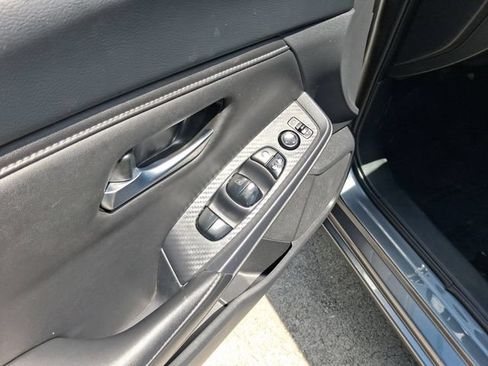 Used 2024 Nissan Sentra SV FWD image 14