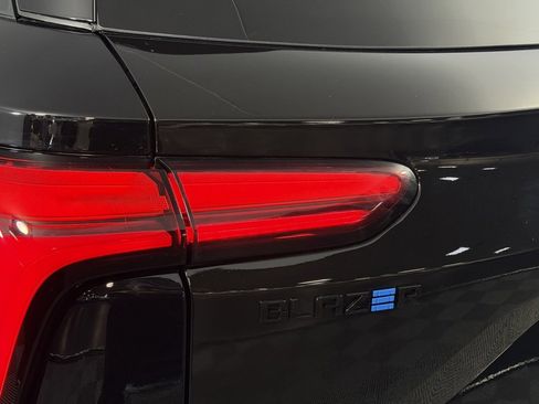 Used 2025 Chevrolet Blazer EV RS image 13