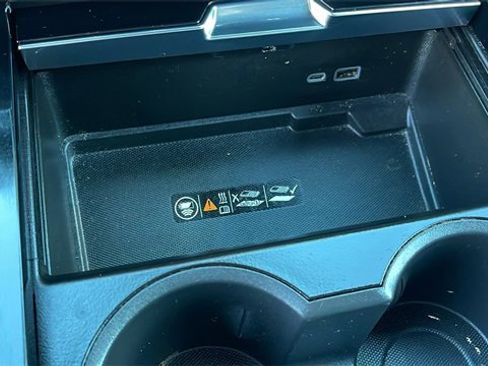 Used 2025 GMC Yukon XL Denali image 16