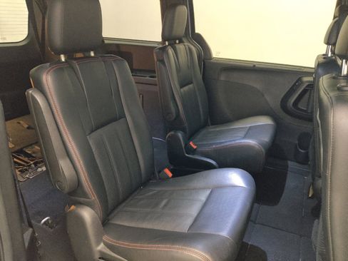 Used 2018 Dodge Grand Caravan GT FWD image 19