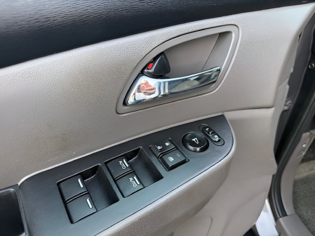 Used 2016 Honda Odyssey SE image 17