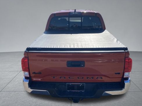 Used 2016 Toyota Tacoma SR image 12