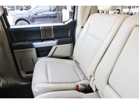 Used 2017 Ford F150 Lariat w/ Equipment Group 502A Luxury AWD/4WD image 11