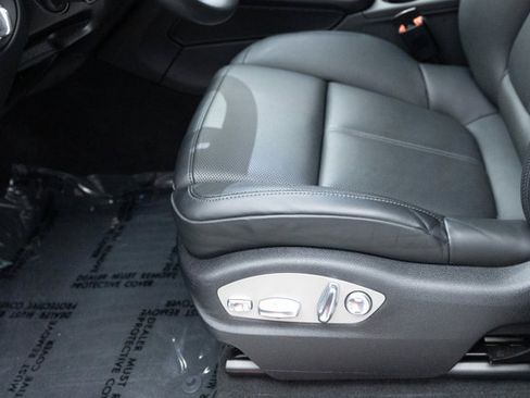 Used 2023 Porsche Macan AWD/4WD image 50