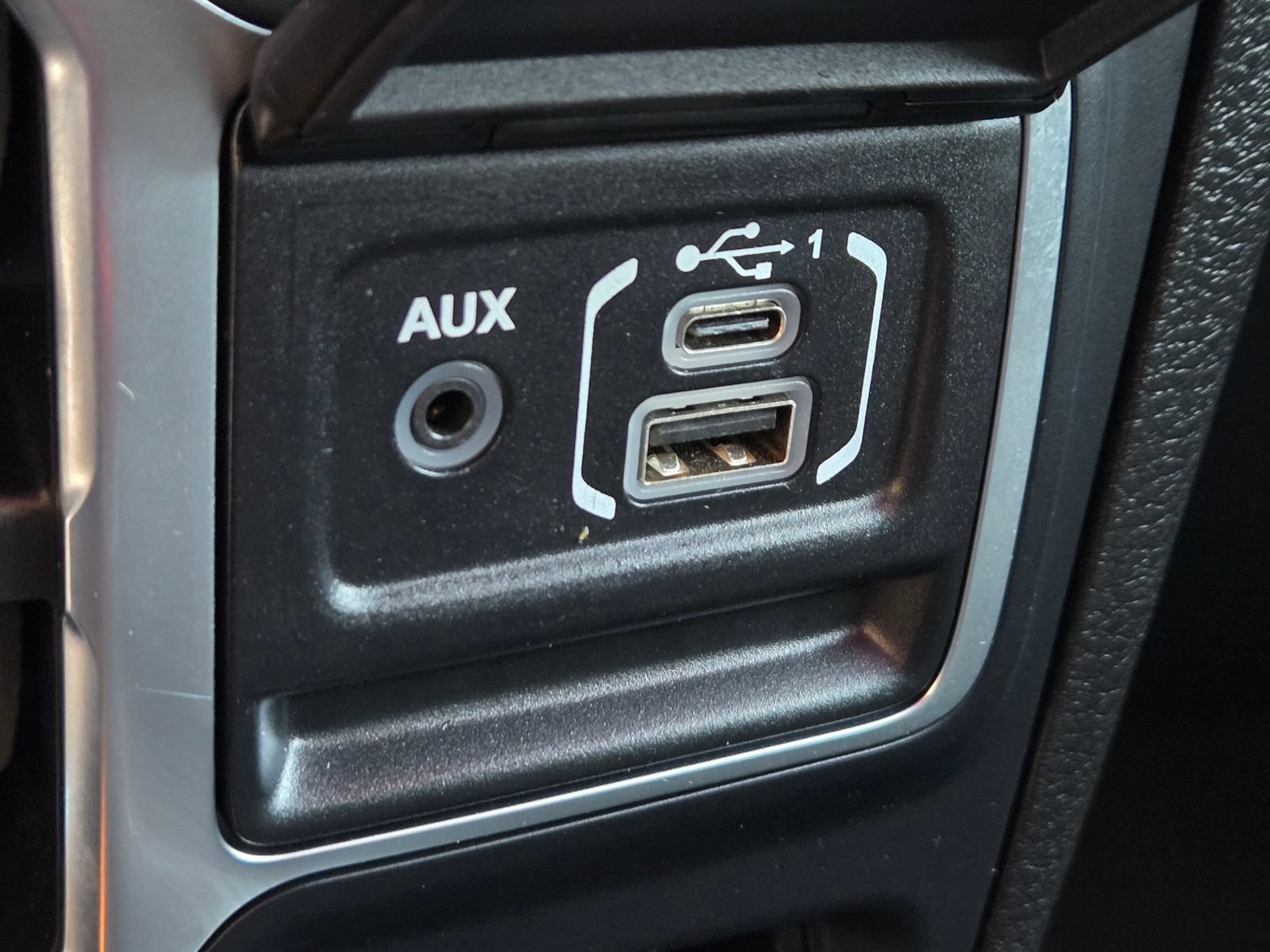 Used 2025 Jeep Gladiator Sport AWD/4WD image 19