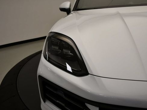 Certified 2026 Porsche Cayenne E-Hybrid AWD/4WD image 15