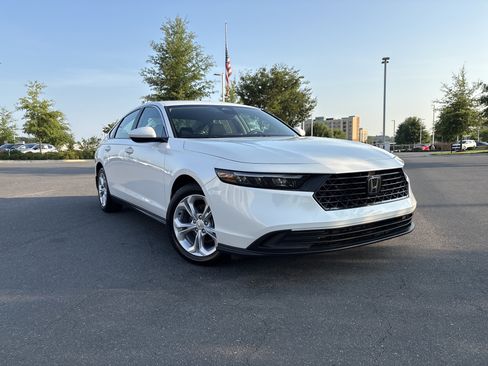 Used 2023 Honda Accord LX image 2