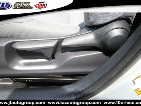Used 2020 Toyota Corolla SE FWD image 11