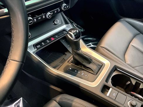 Used 2024 Audi Q3 2.0T Premium w/ Convenience Package image 17