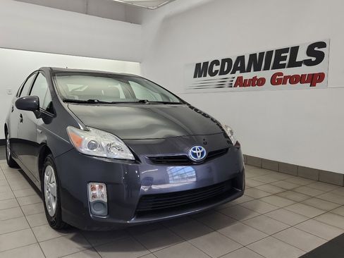 Used 2010 Toyota Prius Five image 1