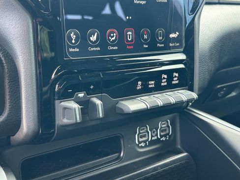 Used 2021 RAM 1500 Big Horn RWD image 39