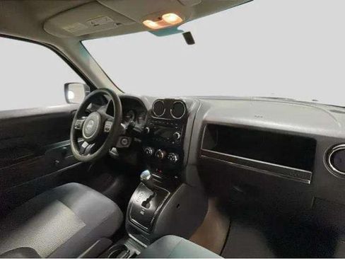 Used 2015 Jeep Patriot Sport AWD/4WD image 15