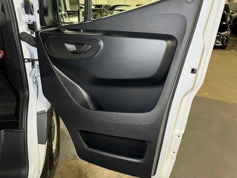 Used 2025 Mercedes-Benz Sprinter 2500 image 10