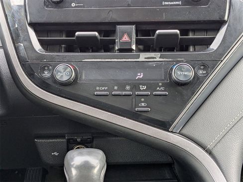 Used 2024 Toyota Camry SE image 25