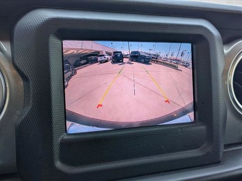 Used 2020 Jeep Wrangler Unlimited Sahara AWD/4WD image 13