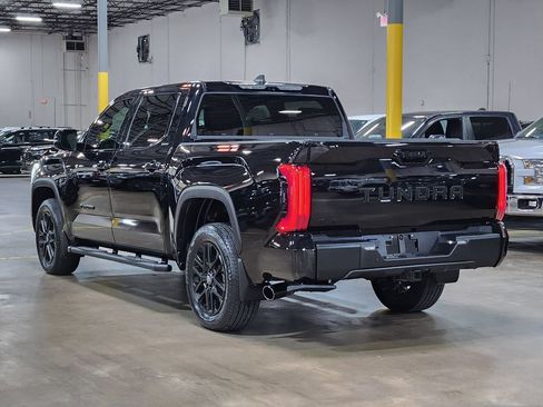 Used 2025 Toyota Tundra Limited AWD/4WD image 11