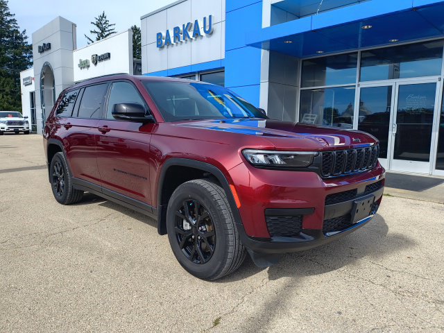 Used 2025 Jeep Grand Cherokee L Altitude AWD/4WD image 3