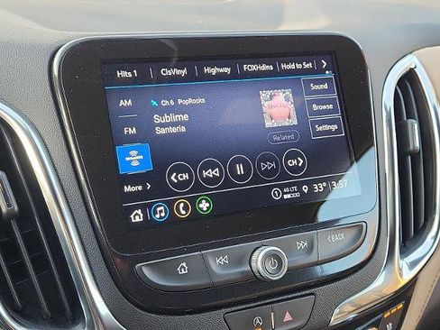 Used 2023 Chevrolet Equinox Premier image 18