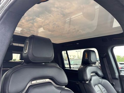 Used 2023 Rivian R1S Launch Edition image 45
