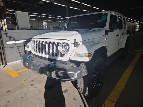 Used 2024 Jeep Wrangler Unlimited Sahara w/ Technology Group AWD/4WD image 7