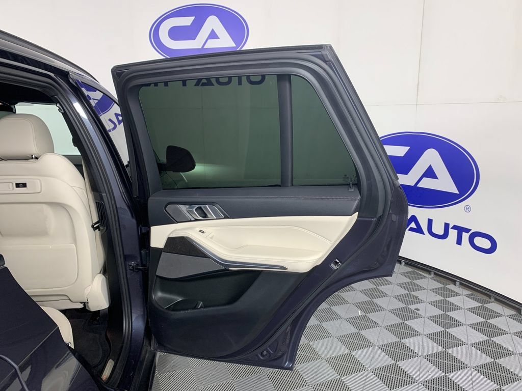 Used 2021 BMW X5 sDrive40i w/ Premium Package RWD image 35
