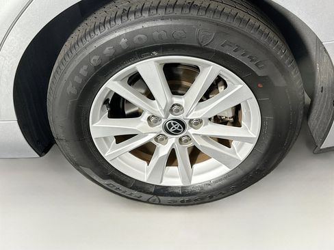 Used 2025 Toyota Camry LE image 11