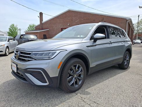 Used 2022 Volkswagen Tiguan SE image 3