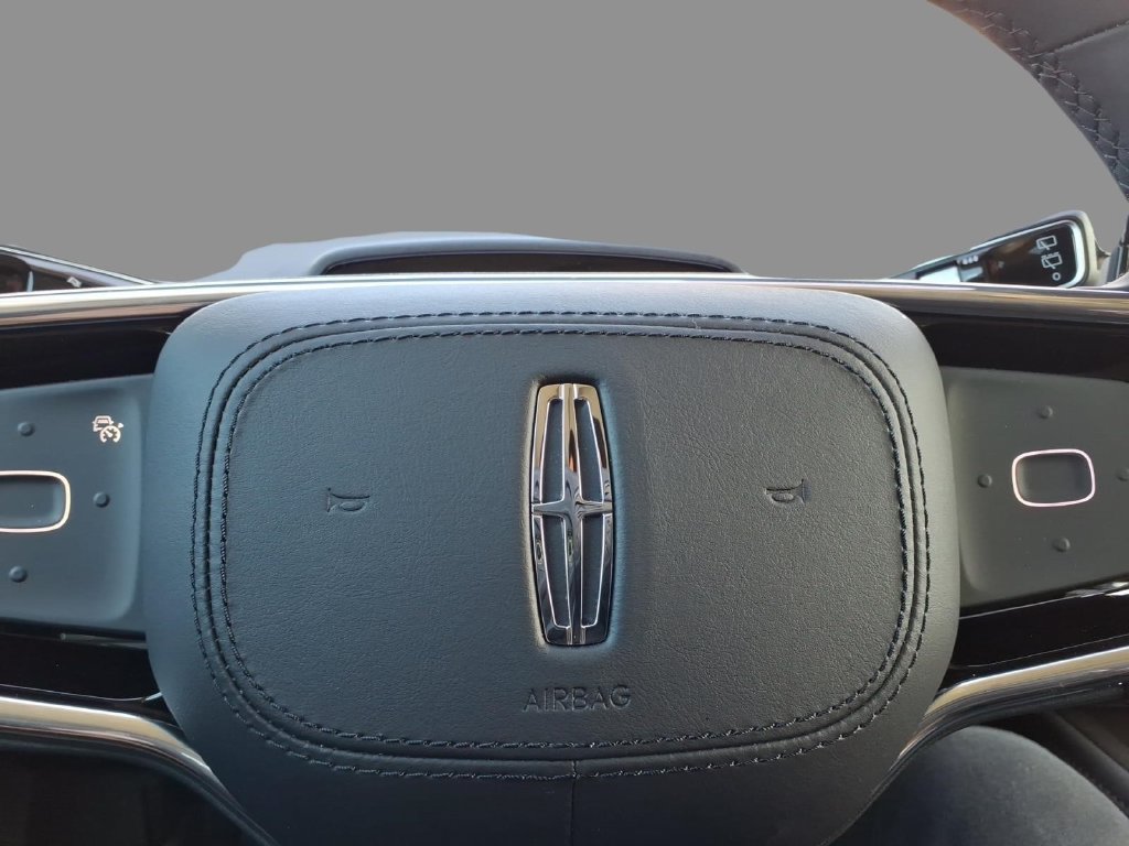 New 2026 Lincoln Nautilus Reserve AWD/4WD image 16