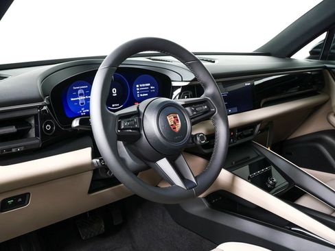 New 2025 Porsche Macan Electric image 4