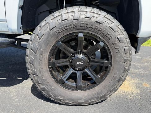 Used 2020 RAM 2500 Big Horn w/ Night Edition AWD/4WD image 19