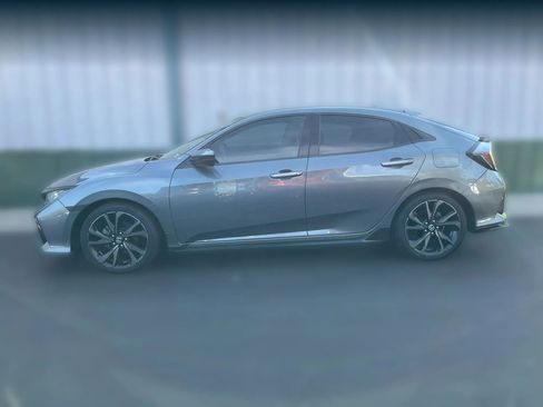 Used 2017 Honda Civic Sport image 3