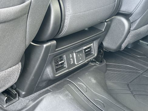 Used 2025 Chevrolet Silverado 2500 LT w/ Convenience Package image 13