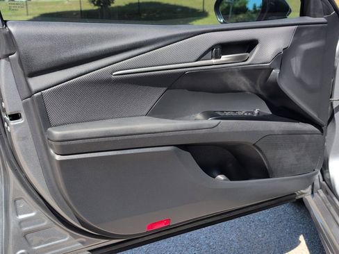Used 2025 Toyota Camry SE w/ Convenience Package FWD image 8