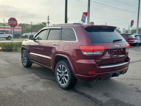 Used 2017 Jeep Grand Cherokee Overland image 4