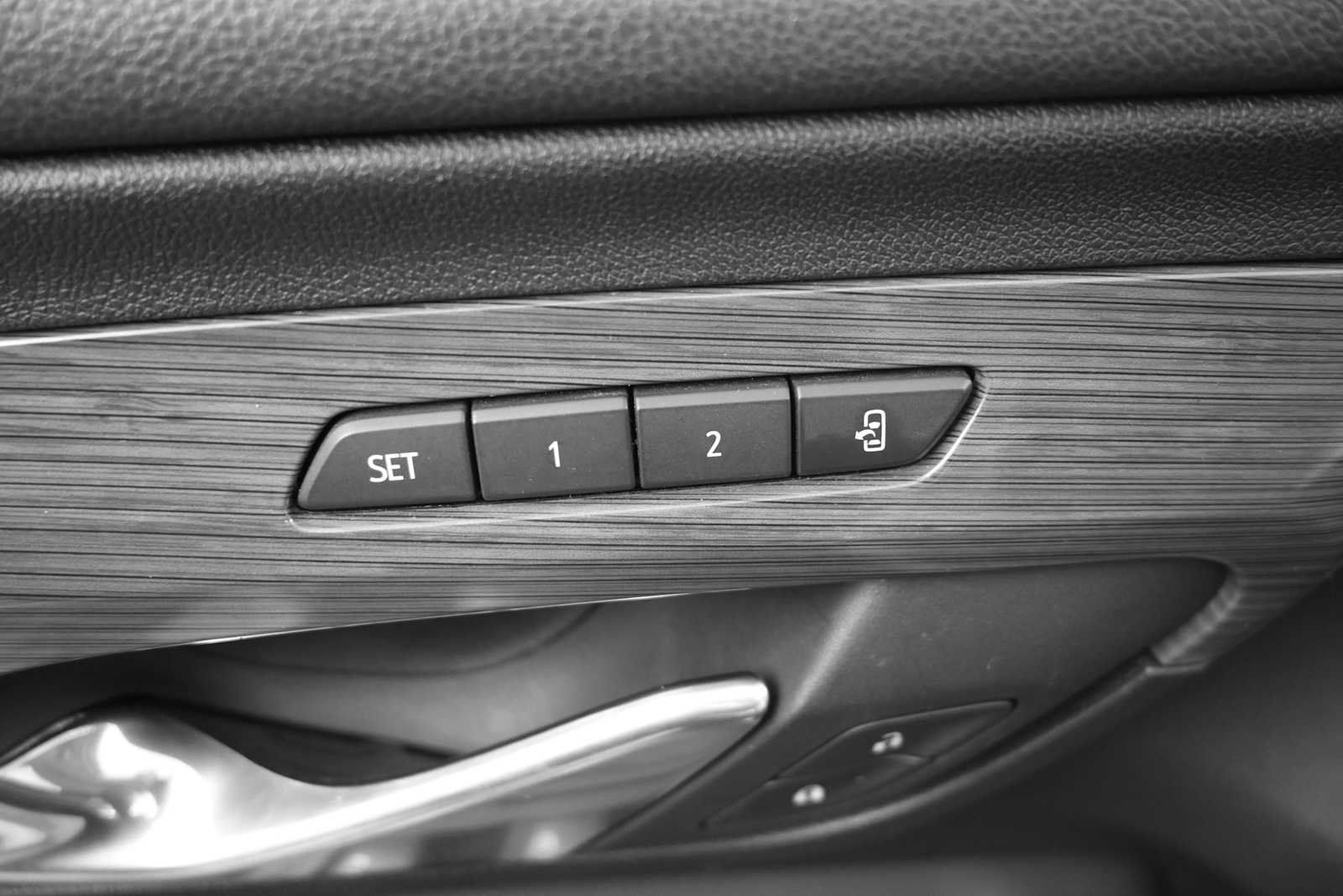 Used 2023 GMC Terrain Denali AWD/4WD image 17