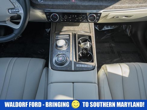 Used 2024 Genesis G80 image 28