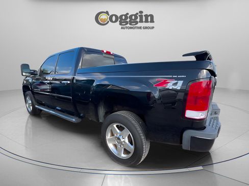 Used 2013 GMC Sierra 2500 Denali w/ Suspension Package, Off-Road image 3