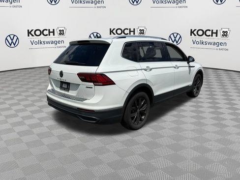 Used 2024 Volkswagen Tiguan SE AWD/4WD image 8