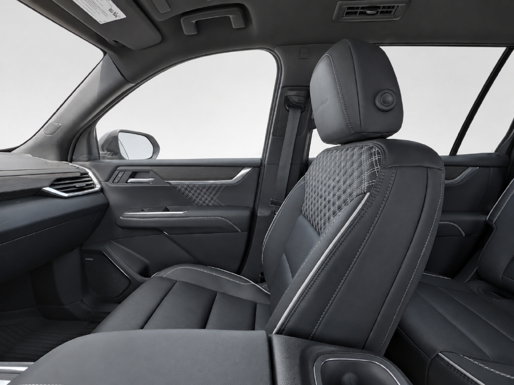 Used 2024 GMC Acadia Denali w/ Super Cruise Package FWD image 13