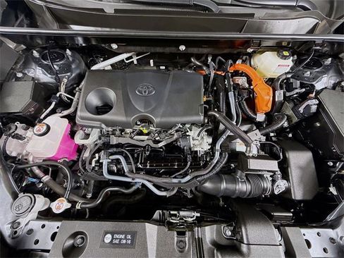 Certified 2024 Toyota RAV4 LE image 28