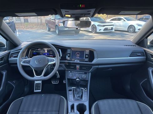 Used 2023 Volkswagen Jetta Sport image 8